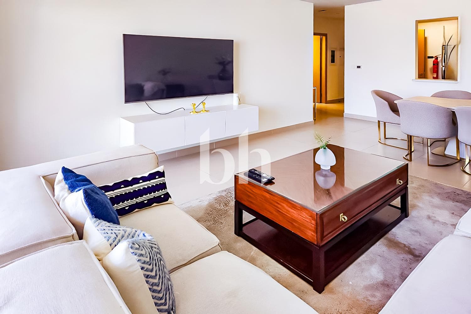 2 Bedroom Apartment in Bellevue Tower 1 - photo 2