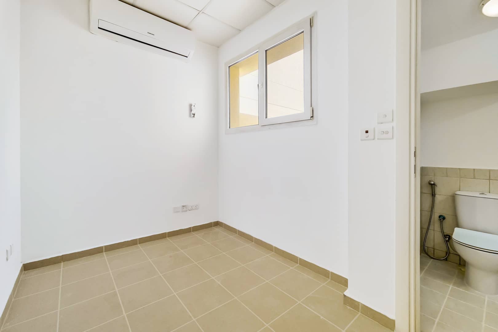 5 Bedroom Villa in Meadows 3 - photo 2