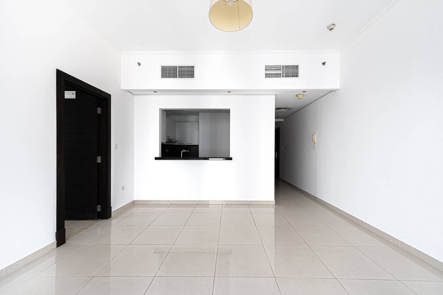 1 Bedroom Apartment in Silverene Tower B - photo 2