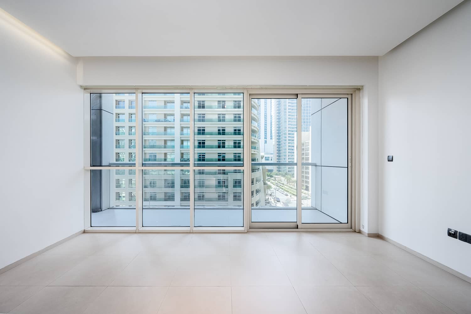 1 Bedroom Apartment in West Avenue Tower - photo 2