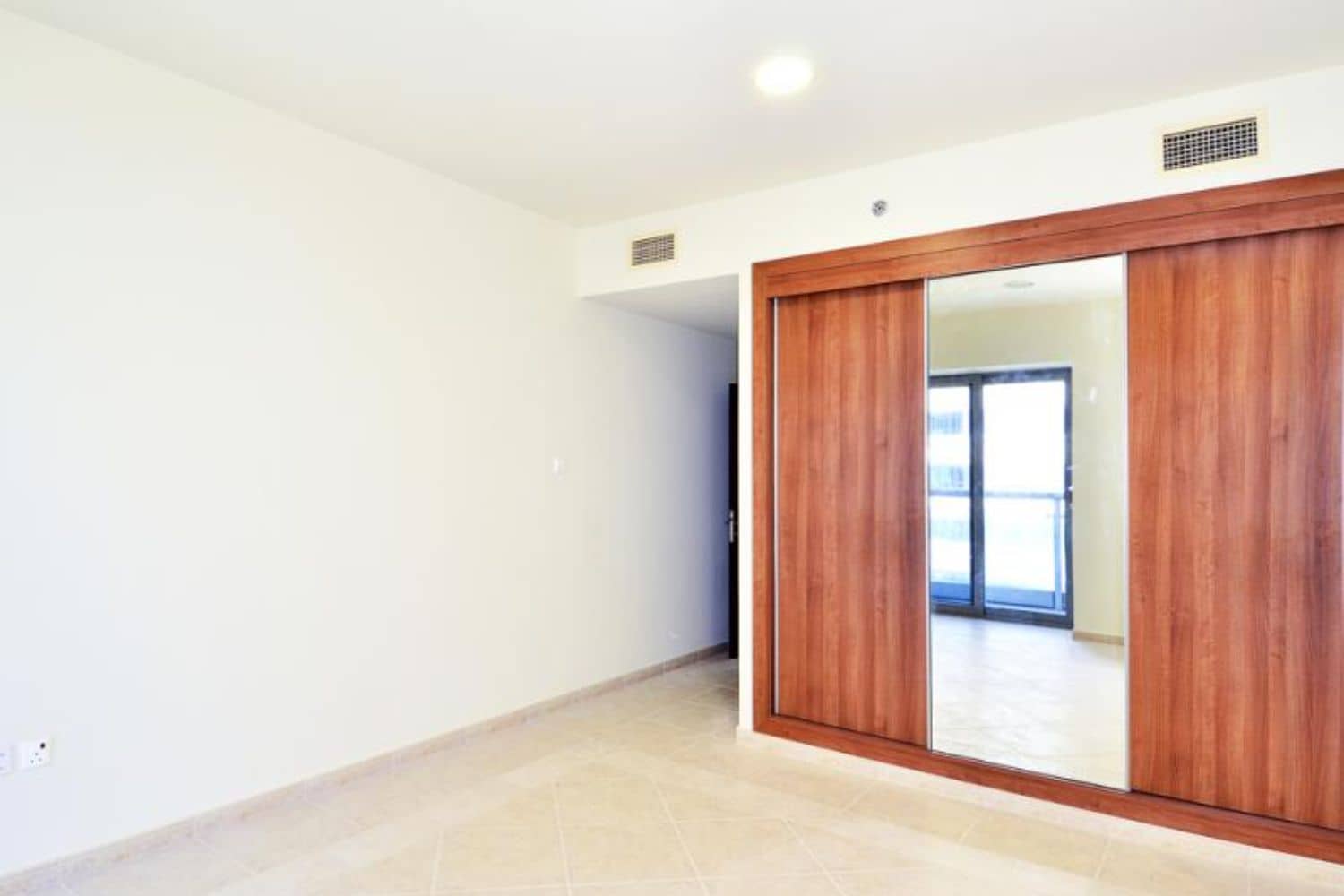 1 Bedroom Apartment in Princess Tower - photo 2
