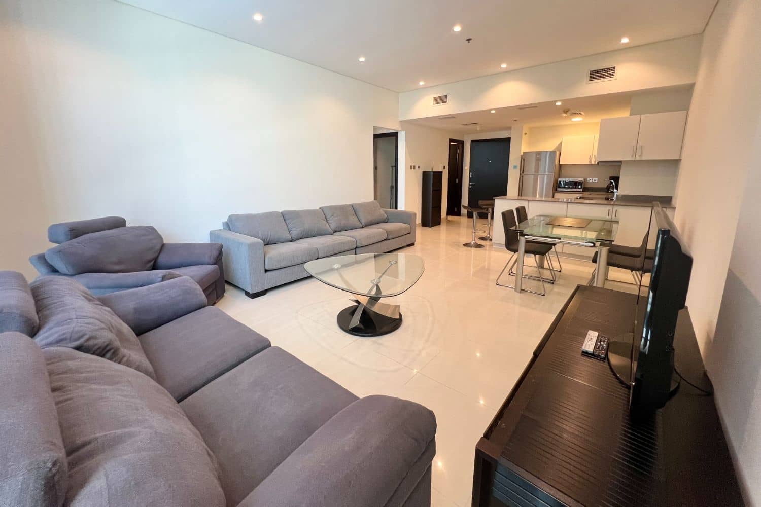 2 Bedroom Apartment in Yacht Bay - photo 2