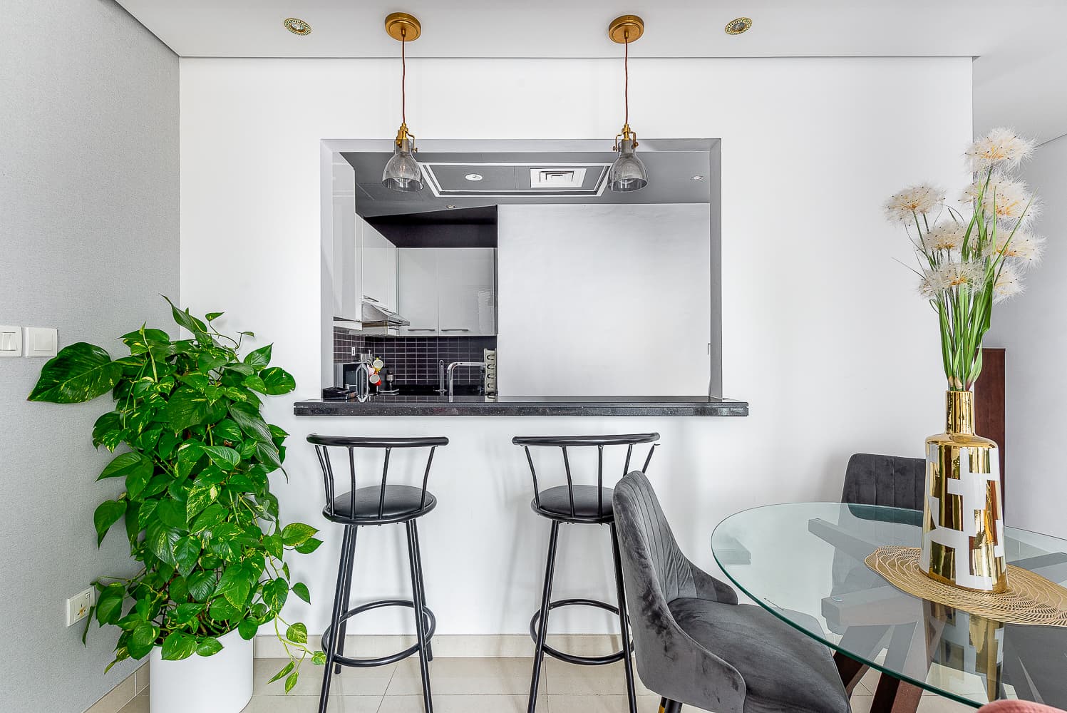 1 Bedroom Apartment in Silverene Tower B - photo 2