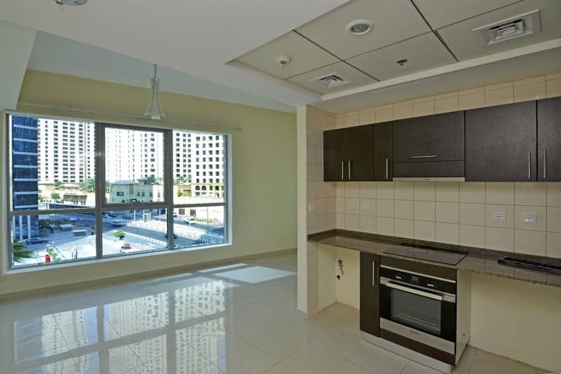 Studio Apartment in Bay Central West