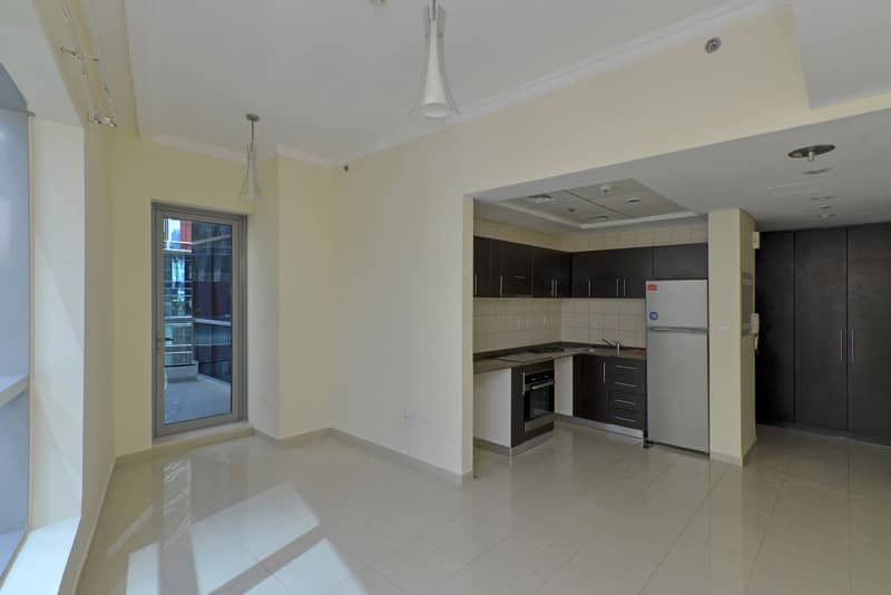 Studio Apartment in Bay Central West - photo 2