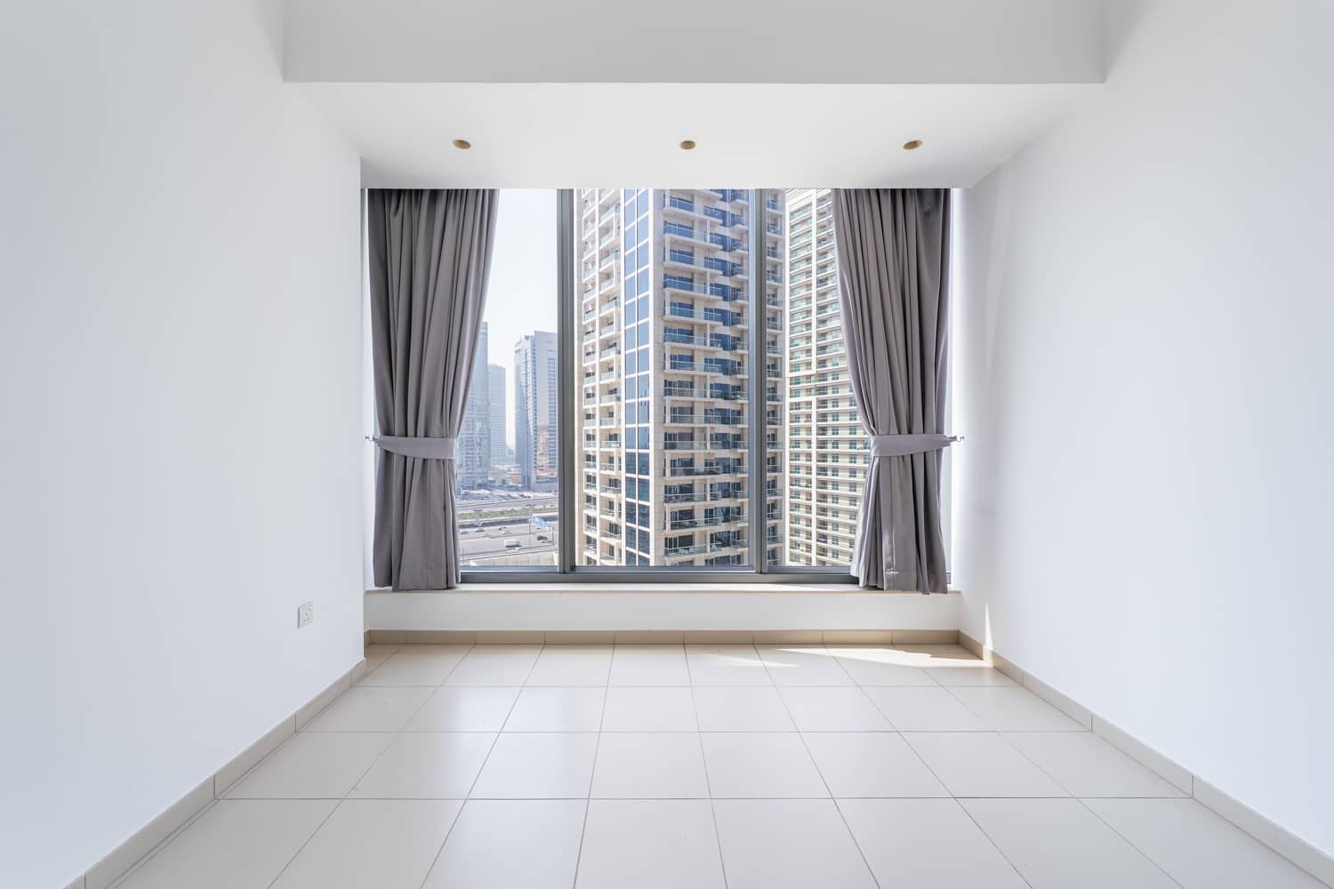 1 Bedroom Apartment in Silverene Tower B - photo 1