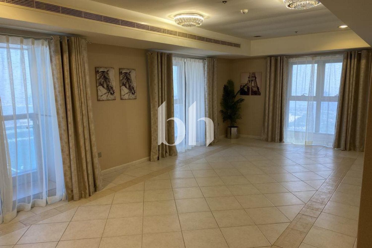 3 Bedroom Apartment in Princess Tower - photo 2