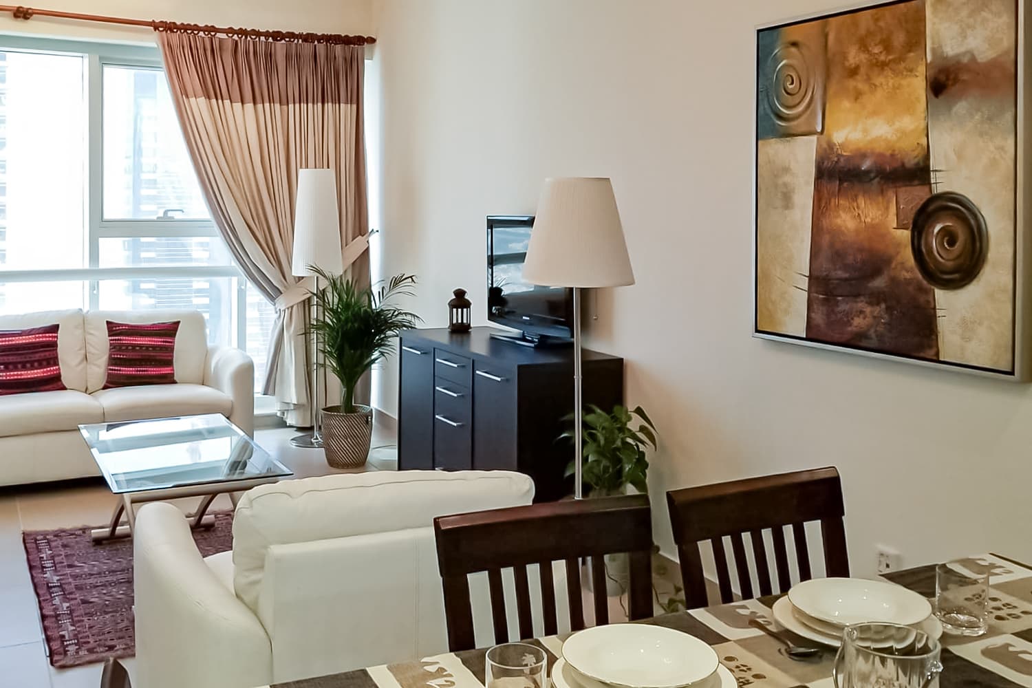 1 Bedroom Apartment in Goldcrest Executive - photo 2