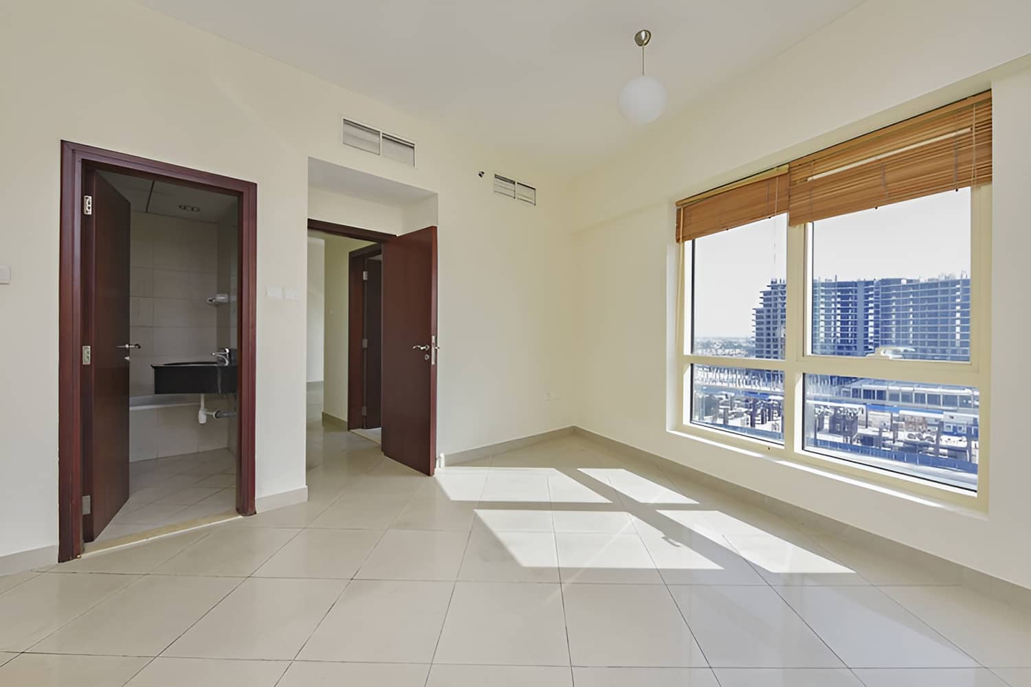 1 Bedroom Apartment in Icon Tower 2 - photo 1