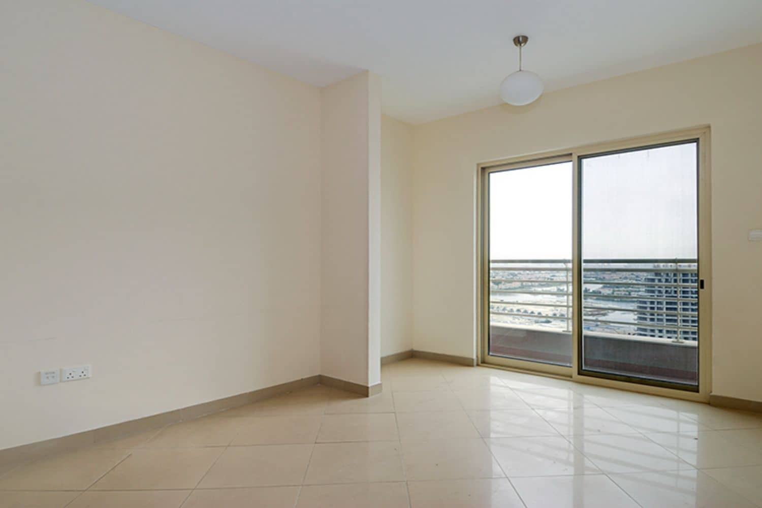 1 Bedroom Apartment in Icon Tower 1