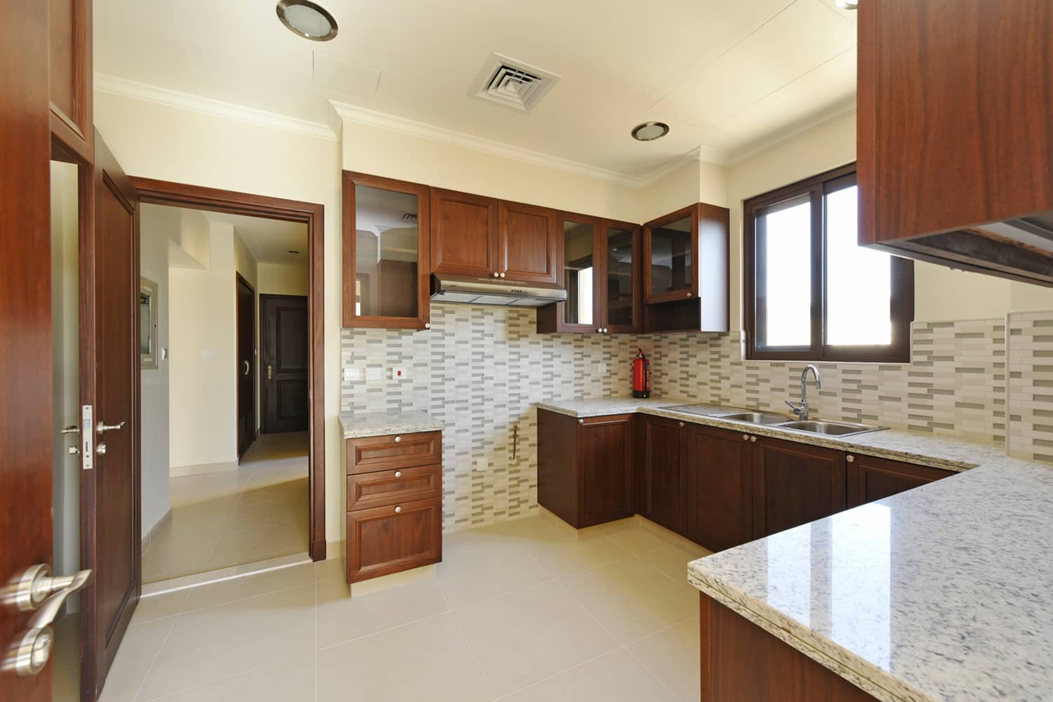 5 Bedroom Villa in Lila