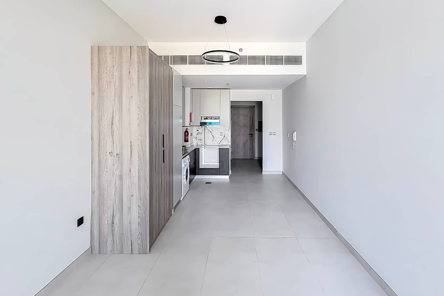 Studio Apartment in Amal Tower - photo 2