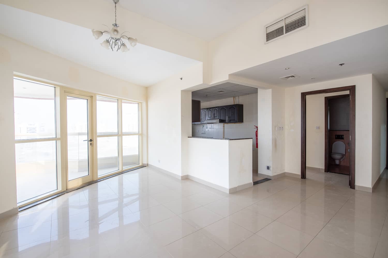 1 Bedroom Apartment in Dana Tower - photo 1