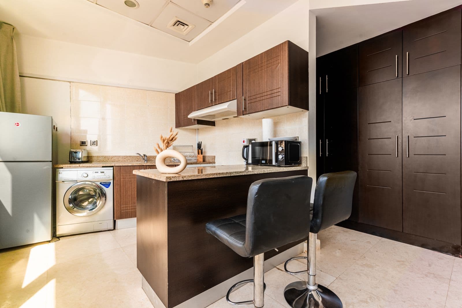 Studio Apartment in Al Murad Towers - photo 2