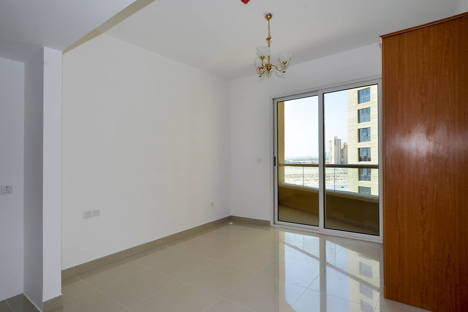 Studio Apartment in Lakeside Tower A - photo 2