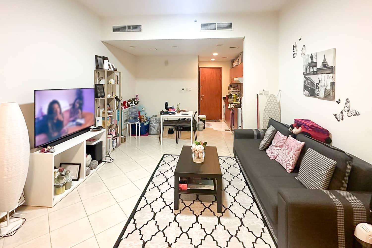 Studio Apartment in The Crescent B - photo 2