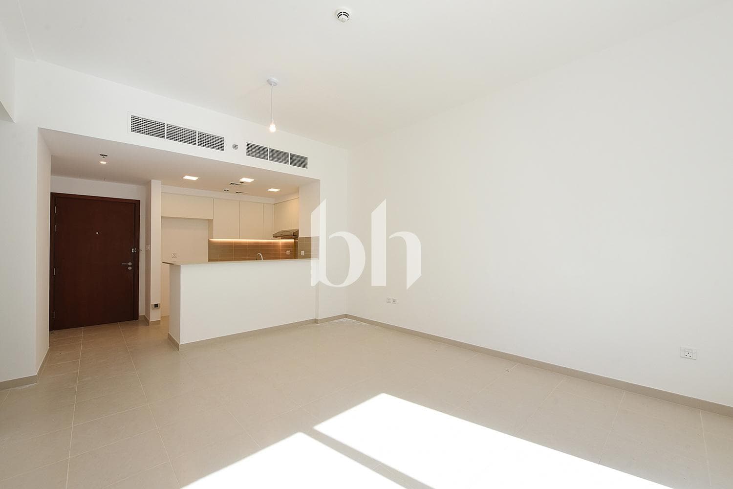 3 Bedroom Apartment in Zahra Apartments 1A - photo 1