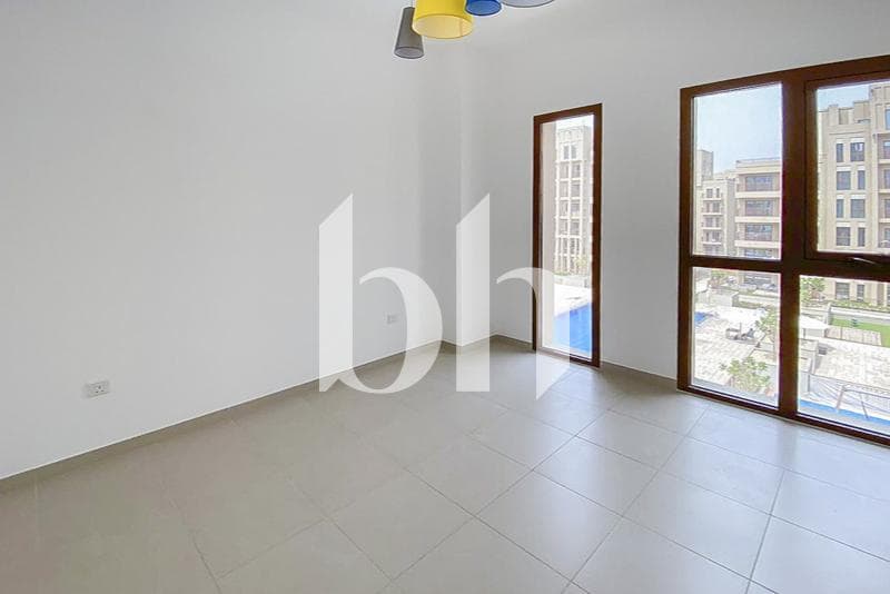 3 Bedroom Apartment in Zahra Breeze Apartments 3B - photo 2