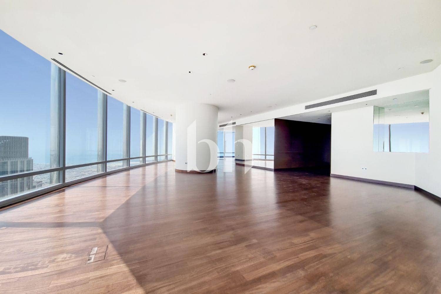 4 Bedroom Apartment in Burj Khalifa - photo 2