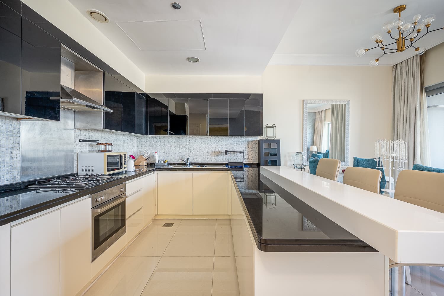 2 Bedroom Apartment in Burj Khalifa Area - photo 2