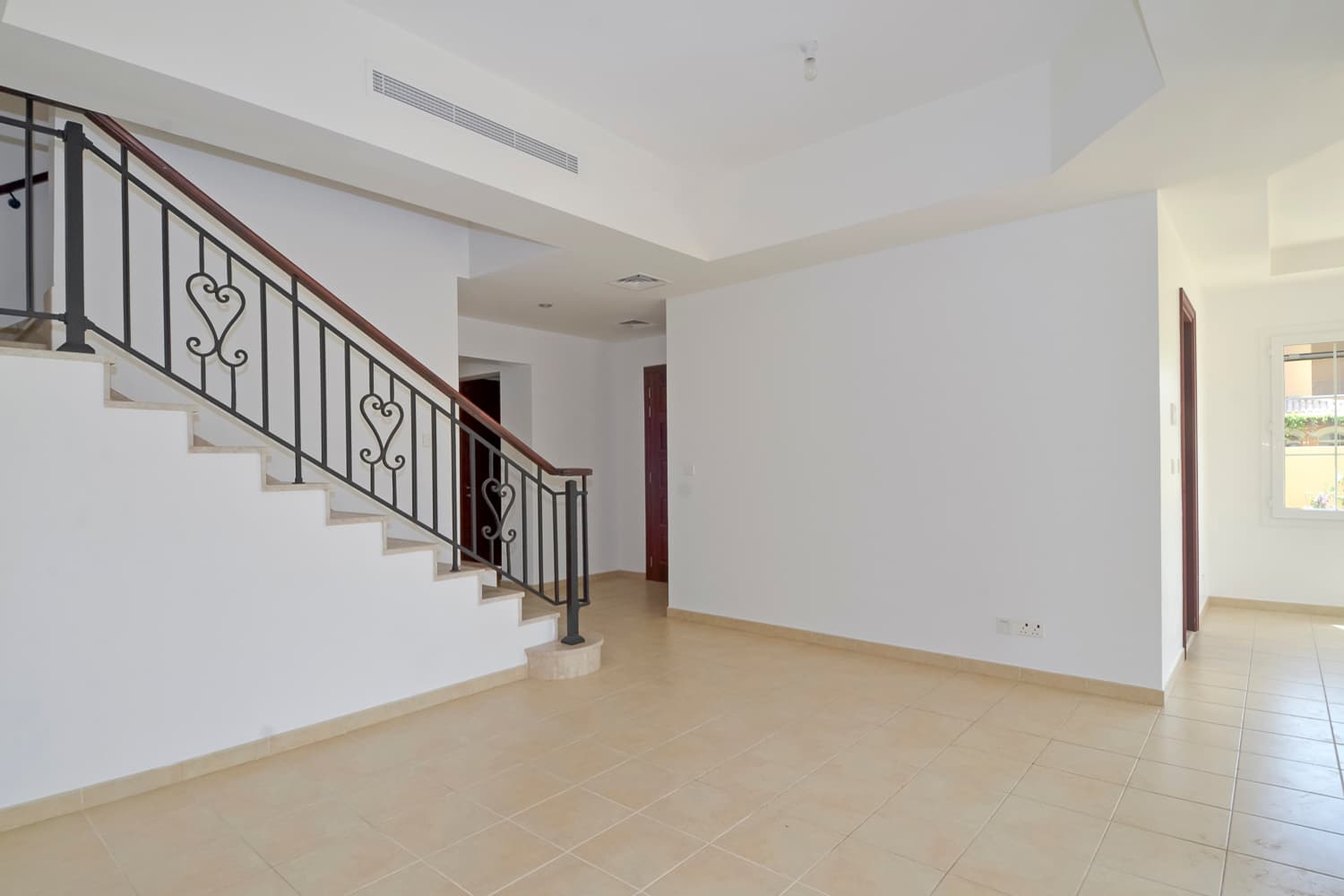 2 Bedrooms Villa in Palmera 1 - photo 2