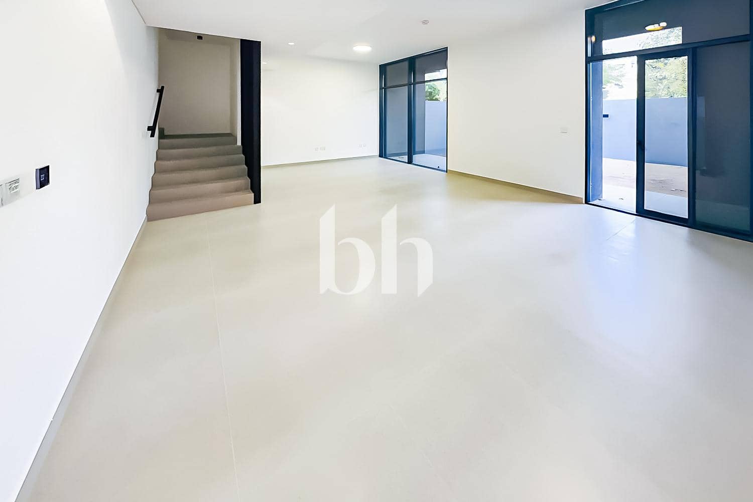 4 Bedroom Townhouse in Robinia - photo 2