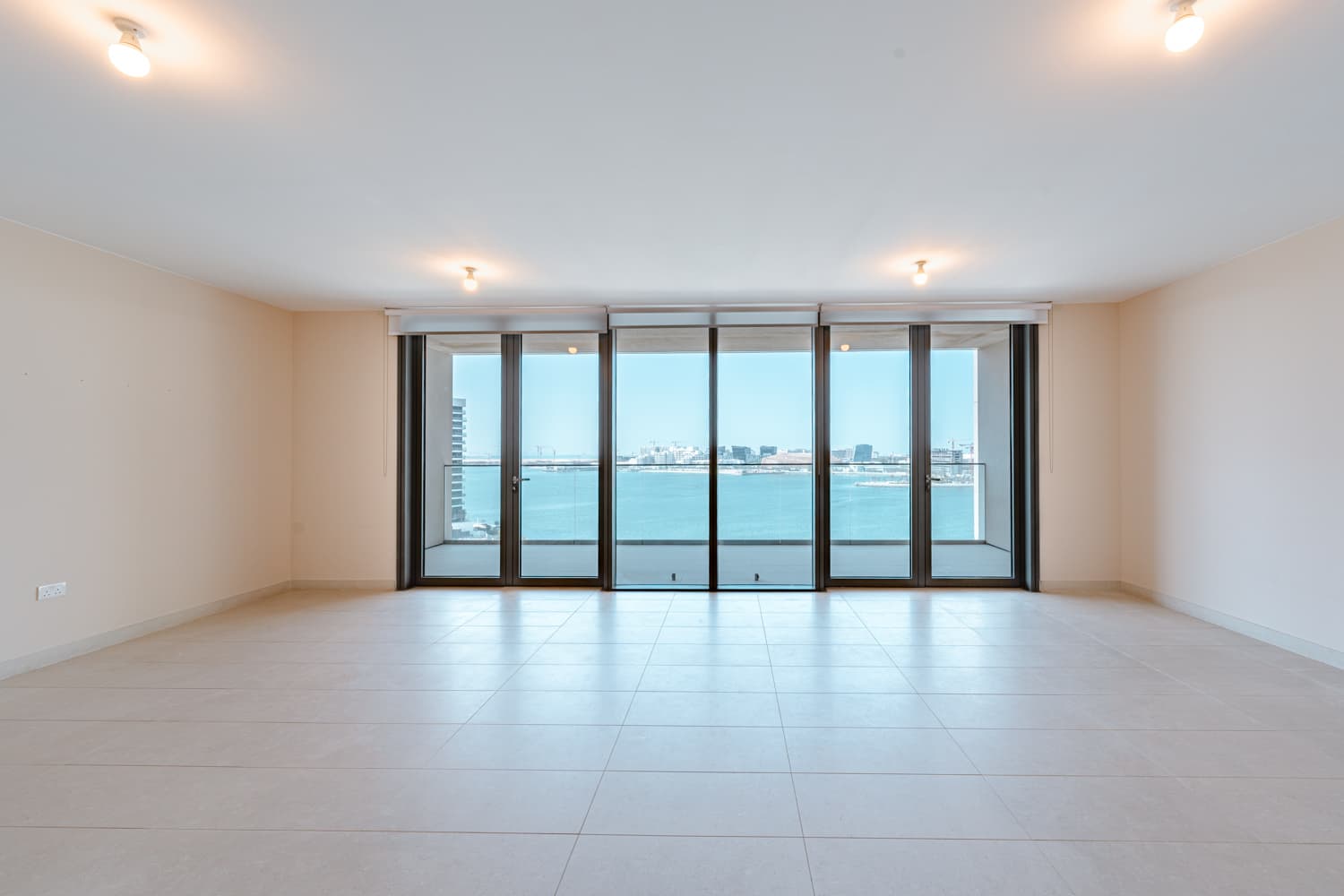 3 Bedrooms Apartment in Building A - photo 1