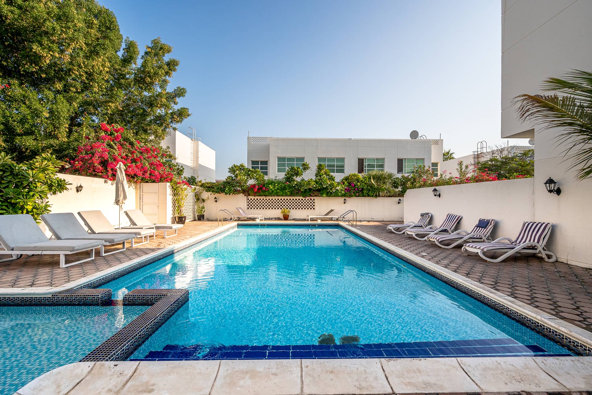 5 Bedroom Villa in Umm Suqeim 3 Villas - photo 1