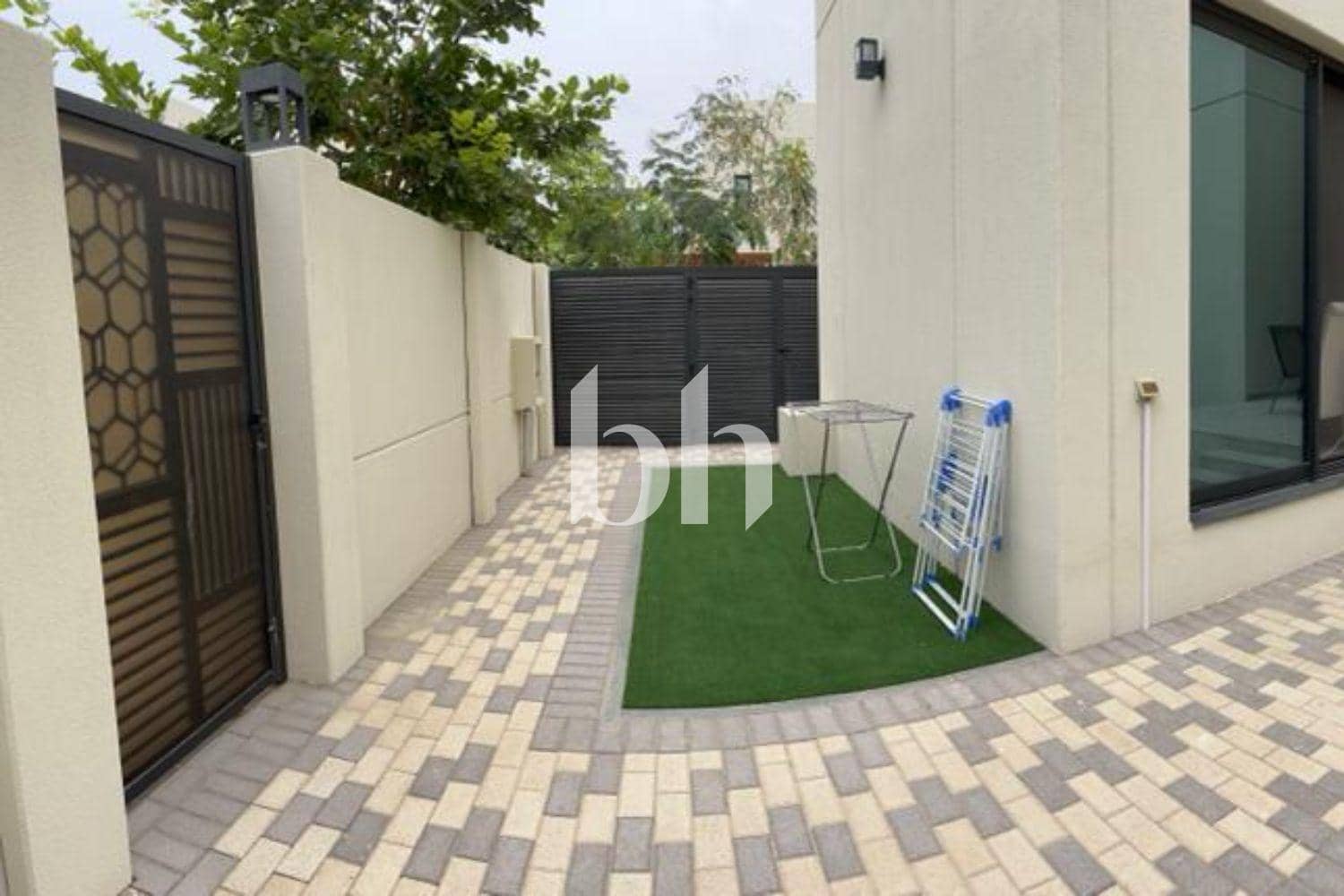 4 Bedroom Townhouse in Sharjah Sustainable City - photo 2