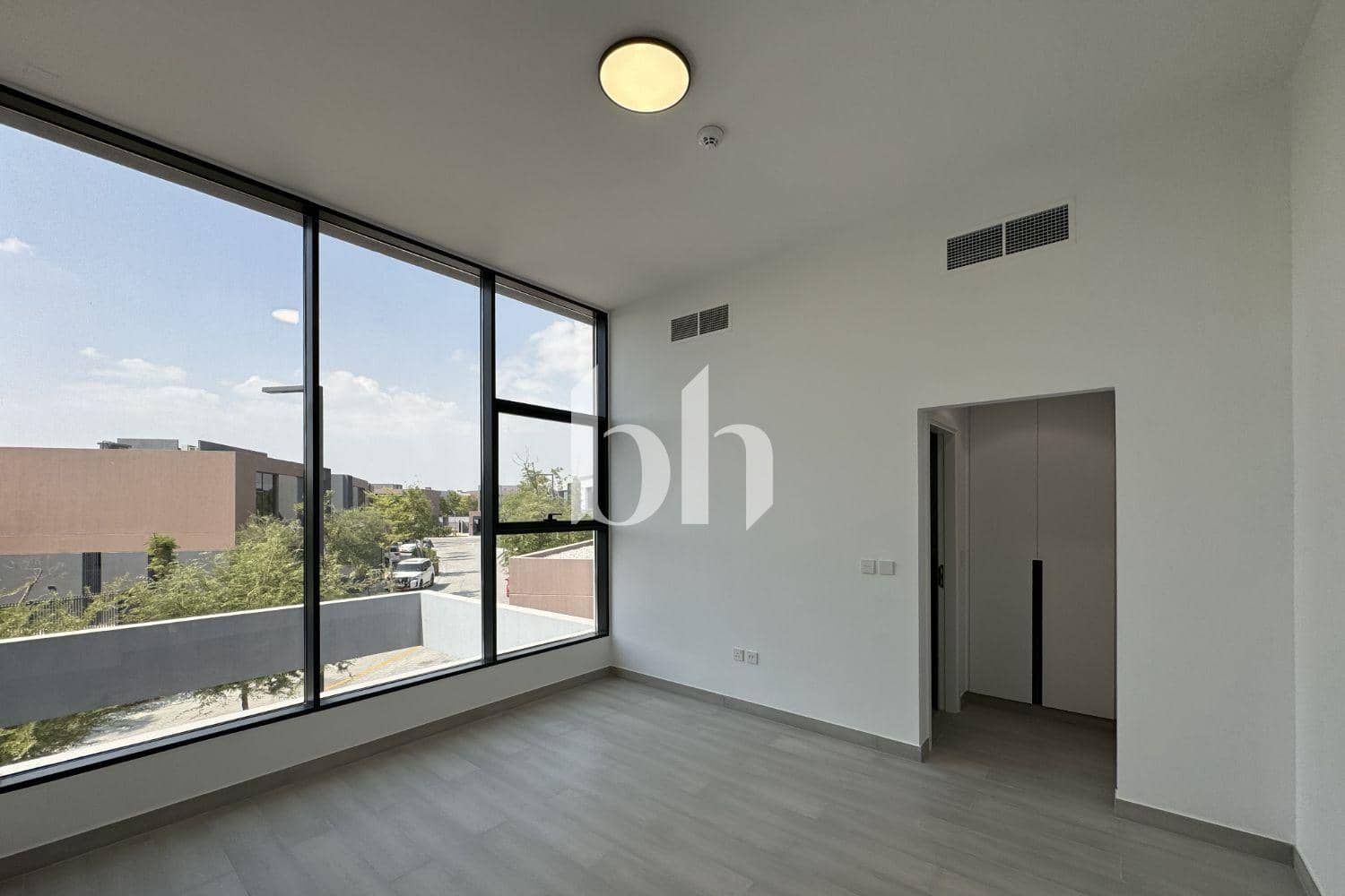 4 Bedroom Villa in Sendian - photo 2