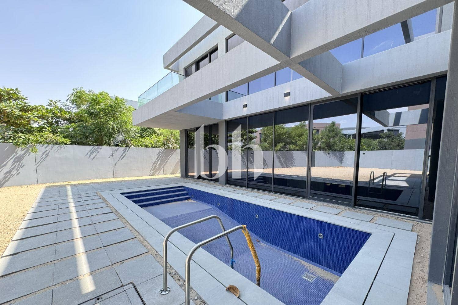 4 Bedroom Villa in Sendian - photo 1