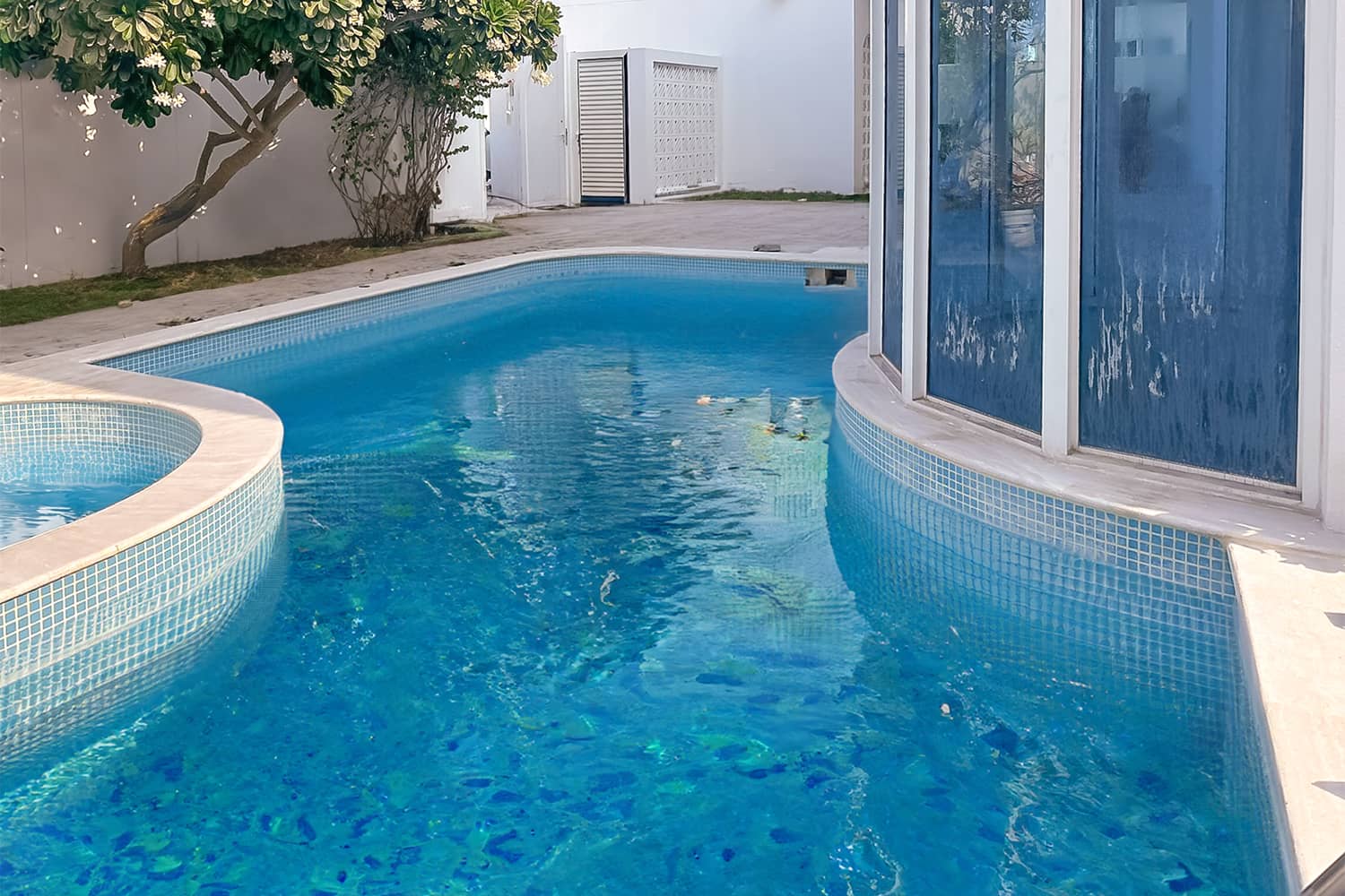 5 Bedroom Villa in Jumeirah 1 Villas - photo 1
