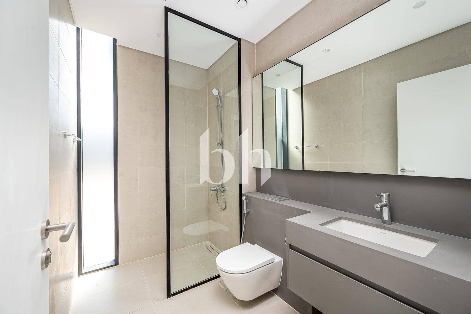 5 Bedroom Villa in Sendian - photo 2