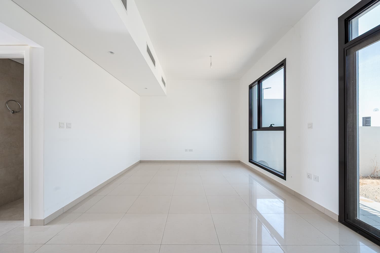 2 Bedroom Townhouse in Nasma Residence - photo 2