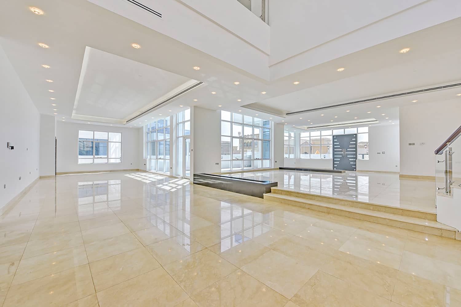 5 Bedroom Villa in Al Barsha South 2 - photo 1