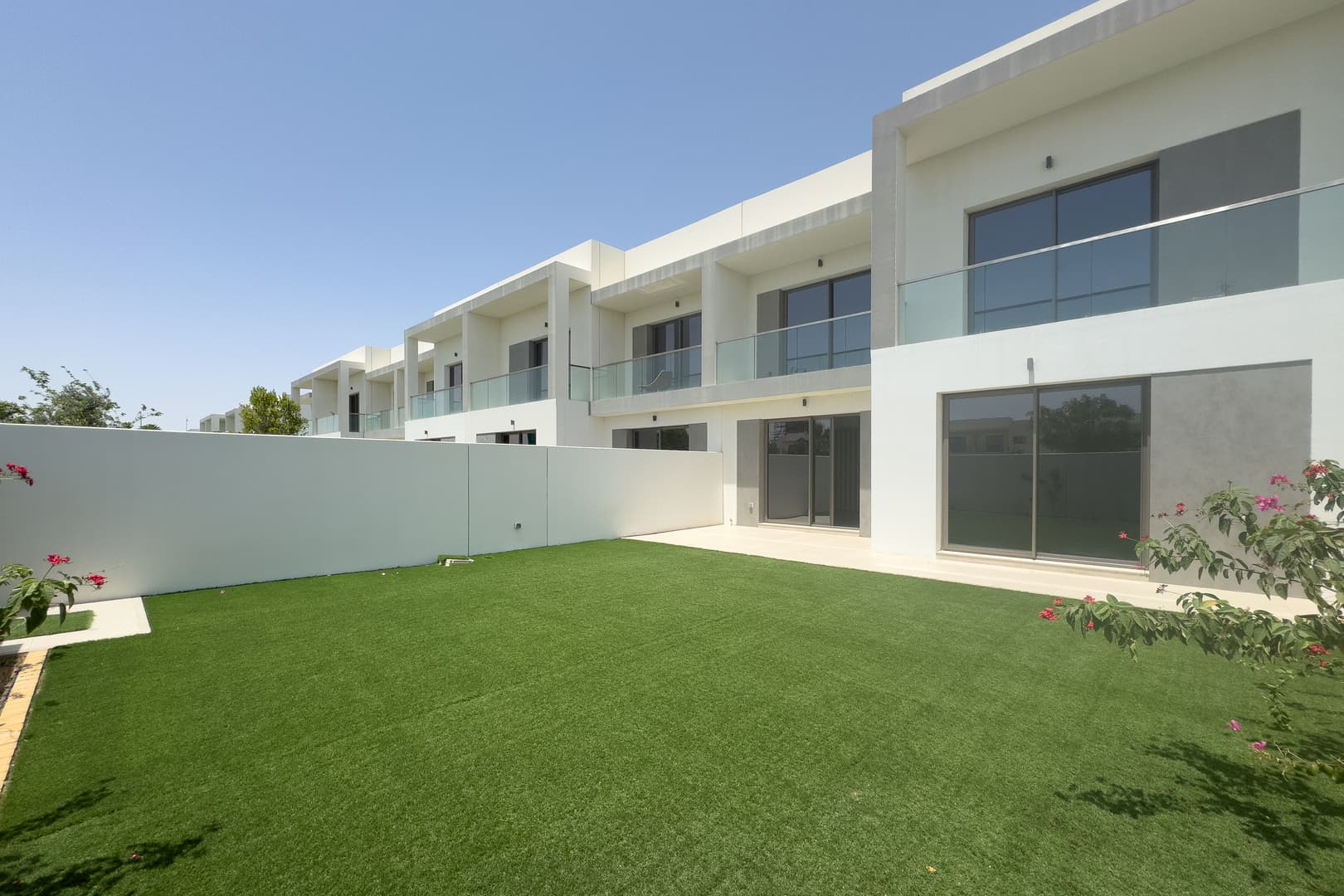 3 Bedroom Townhouse in The Cedars - photo 2