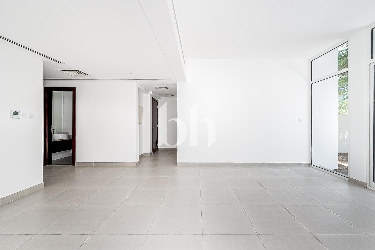 3 Bedroom Townhouse in Arabella Townhouses 1 - photo 2