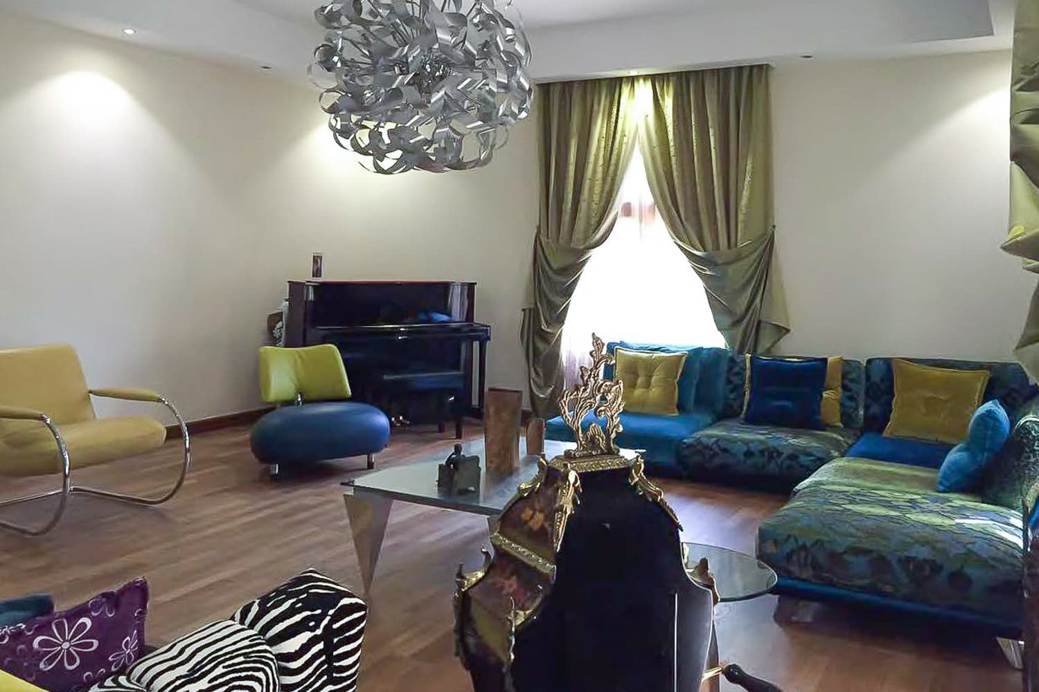 5 Bedrooms Villa in Western Residence South