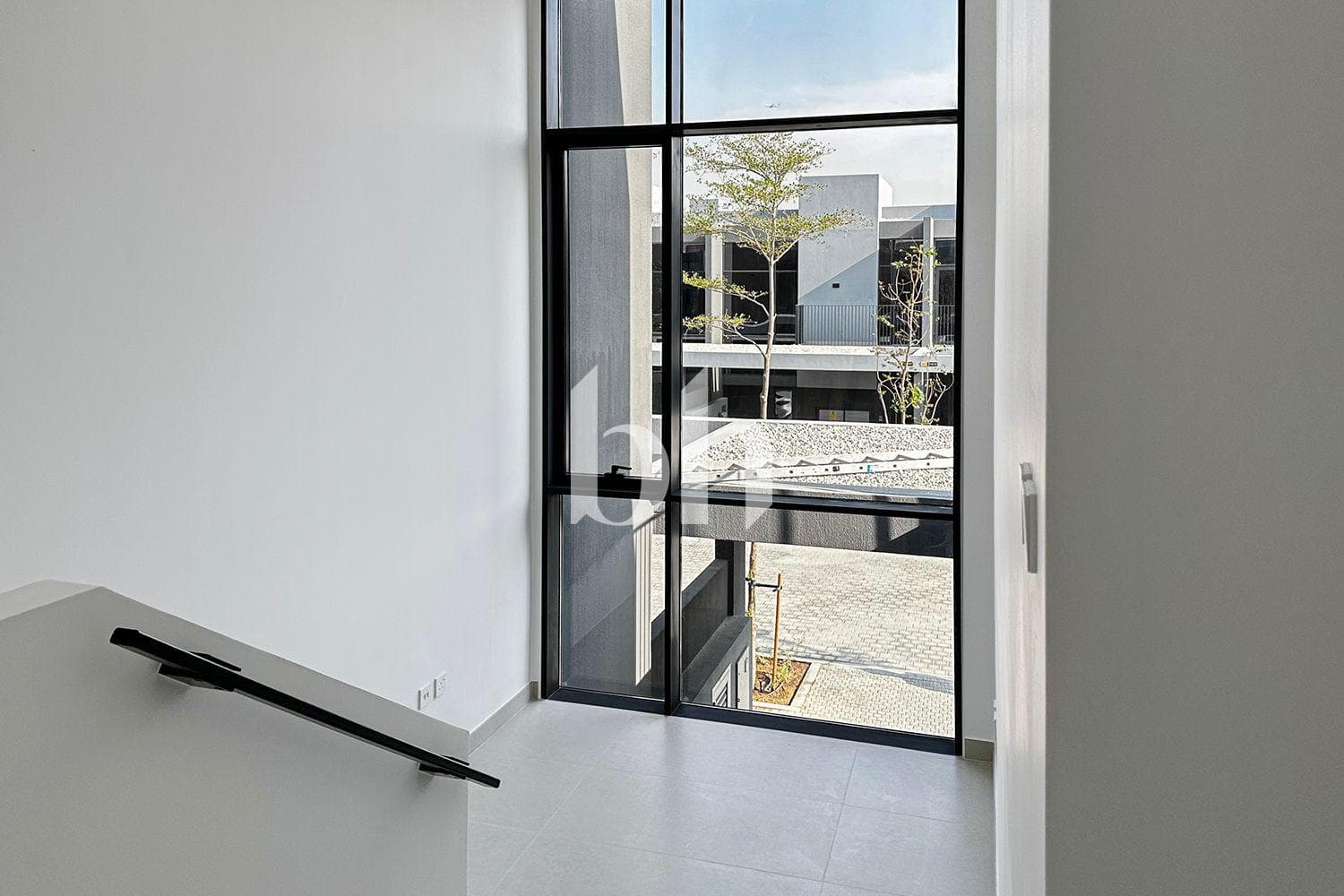 3 Bedroom Townhouse in Sendian - photo 1