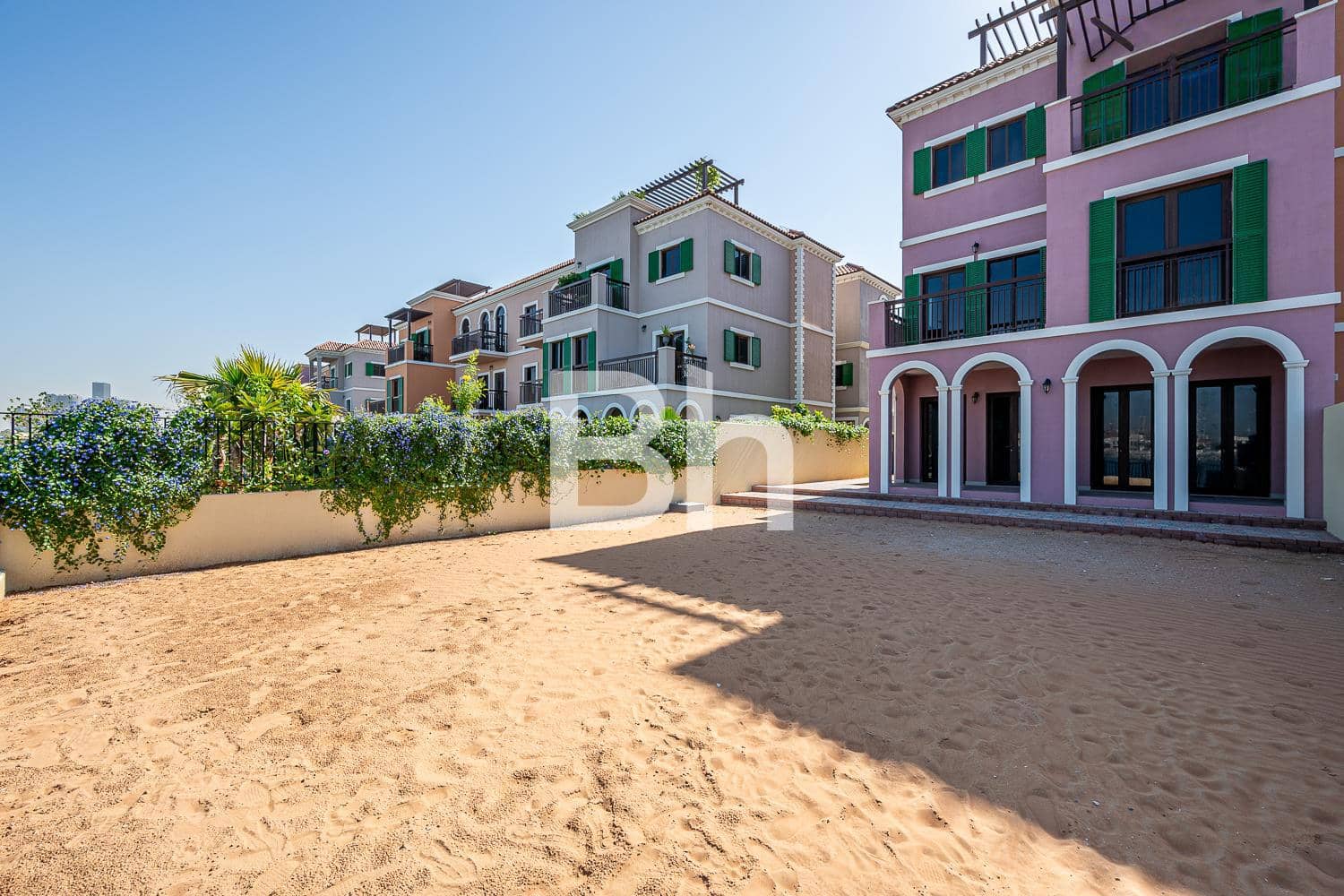 4 Bedroom Townhouse in Sur La Mer - photo 1