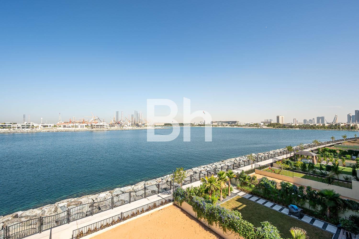 4 Bedroom Townhouse in Sur La Mer - photo 2