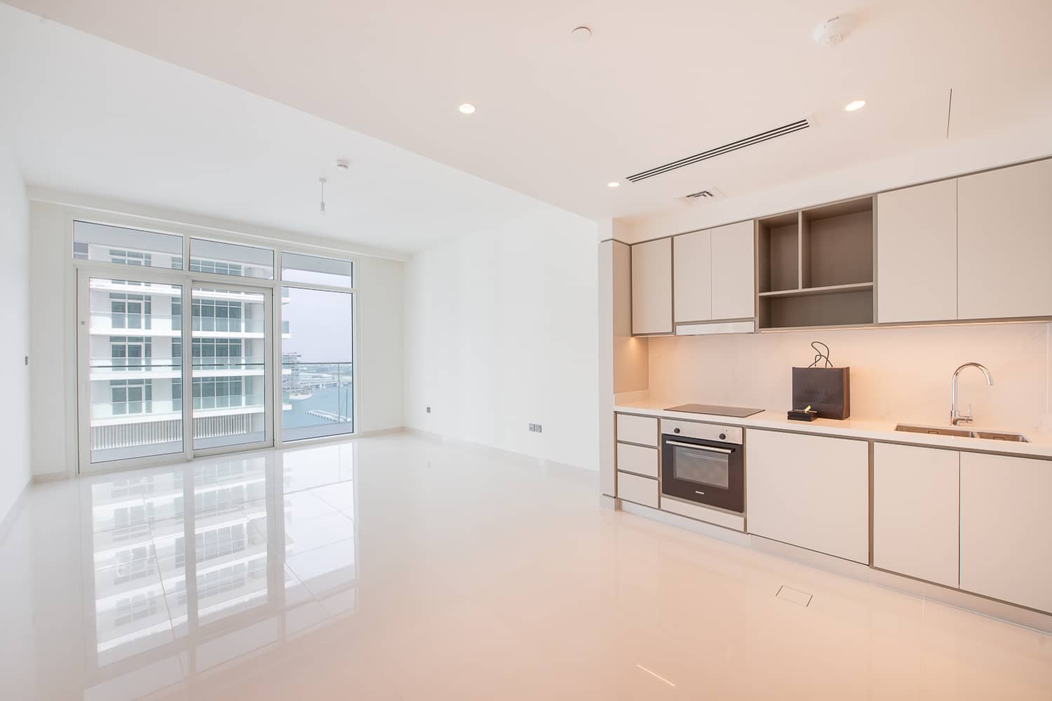 2 Bedroom Apartment in Sunrise Bay Tower 1 - photo 2