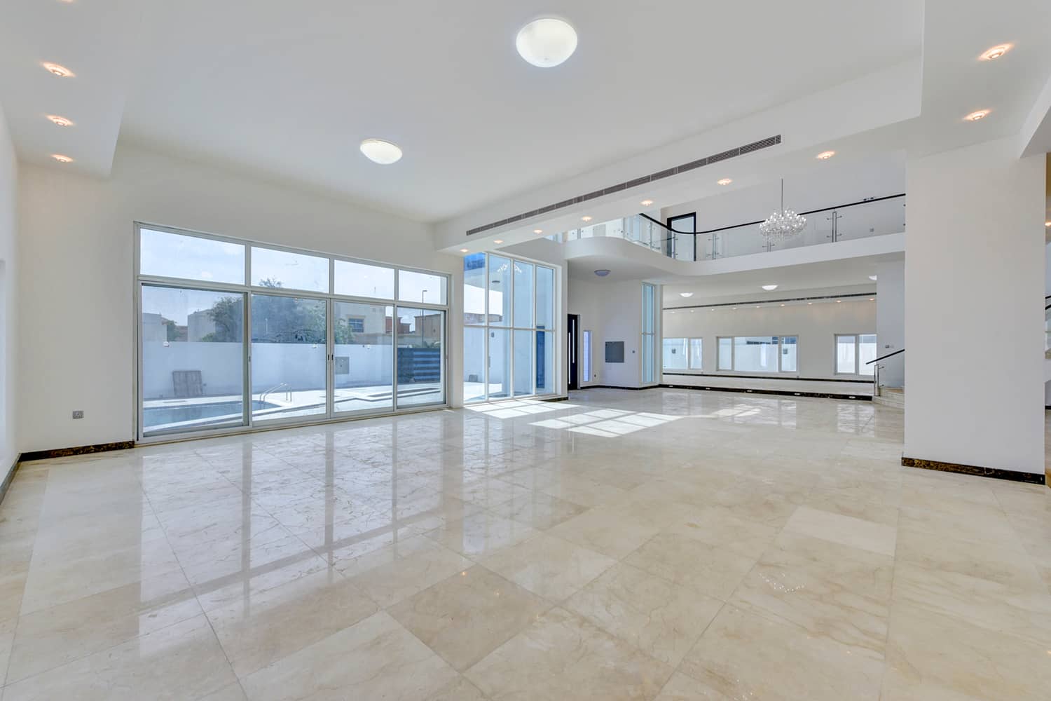 5 Bedroom Villa in Al Barsha South 1 - photo 1