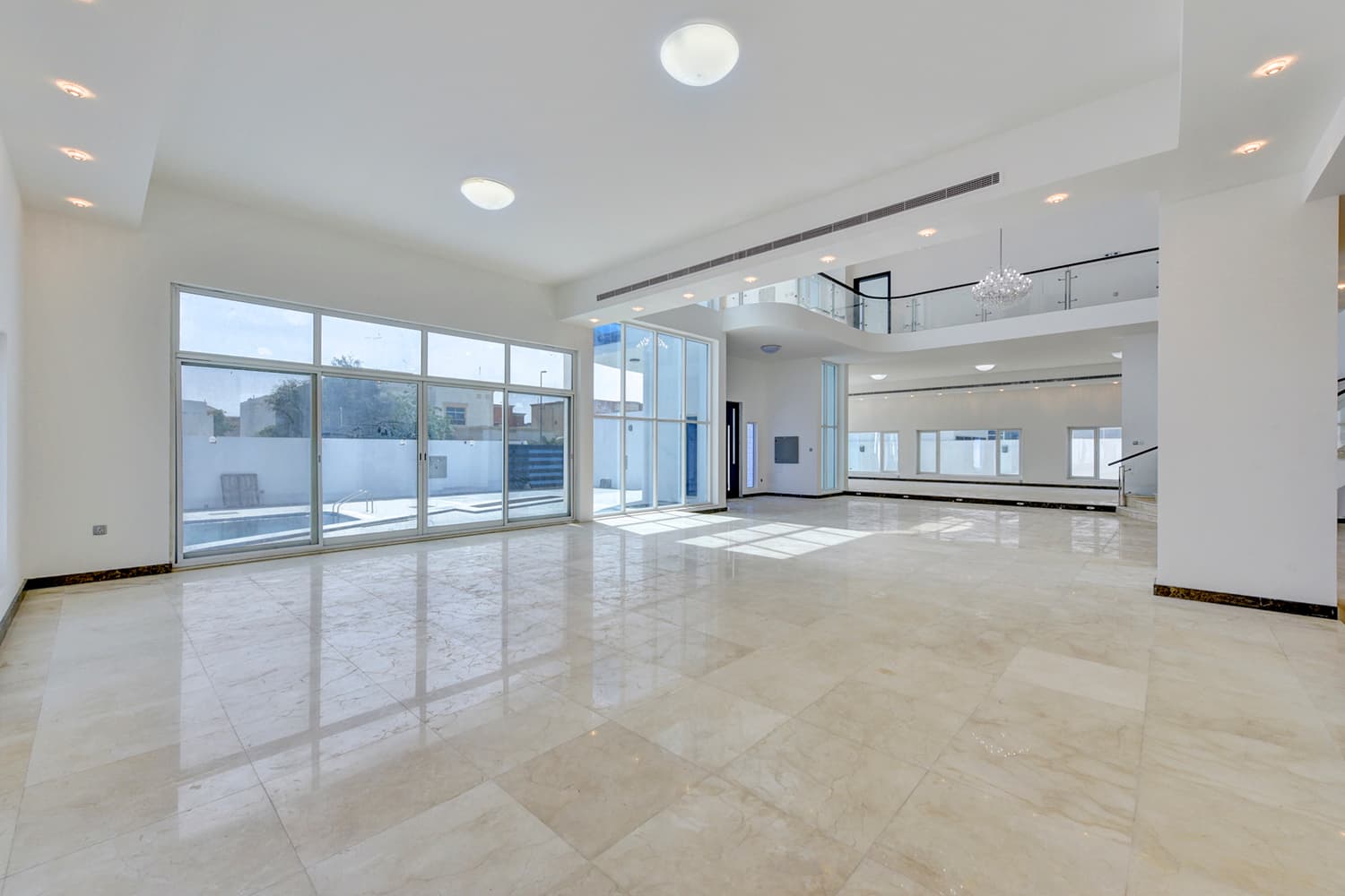 5 Bedroom Villa in Al Barsha South 1 - photo 1