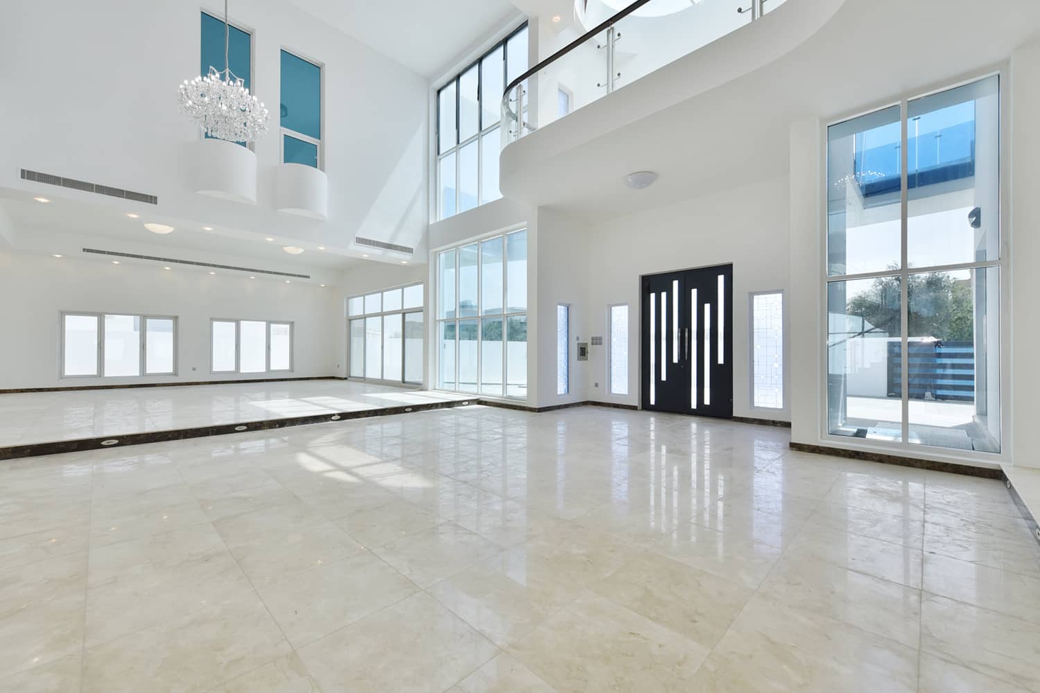 5 Bedroom Villa in Al Barsha South 1 - photo 2