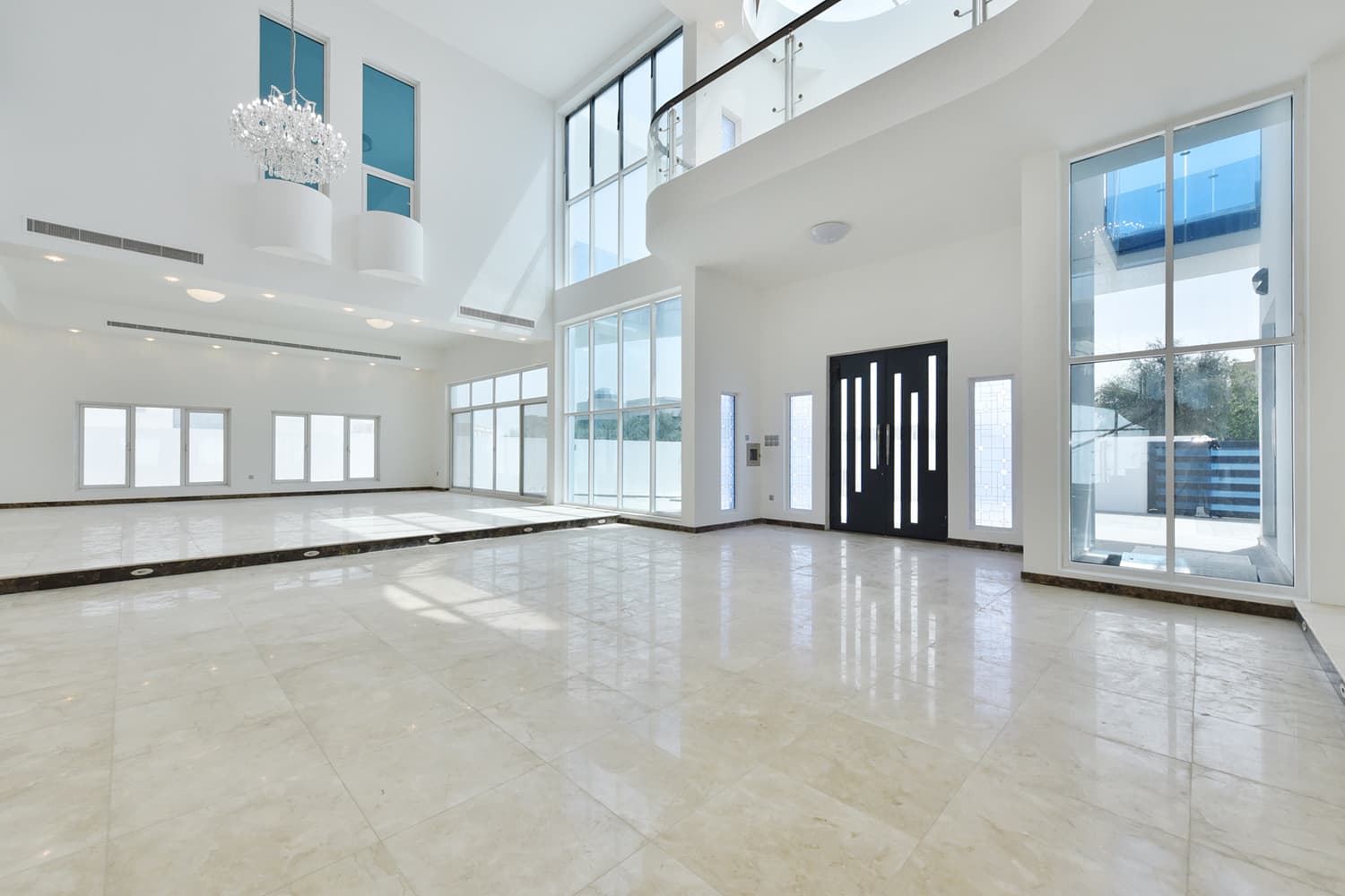 5 Bedroom Villa in Al Barsha South 1 - photo 2