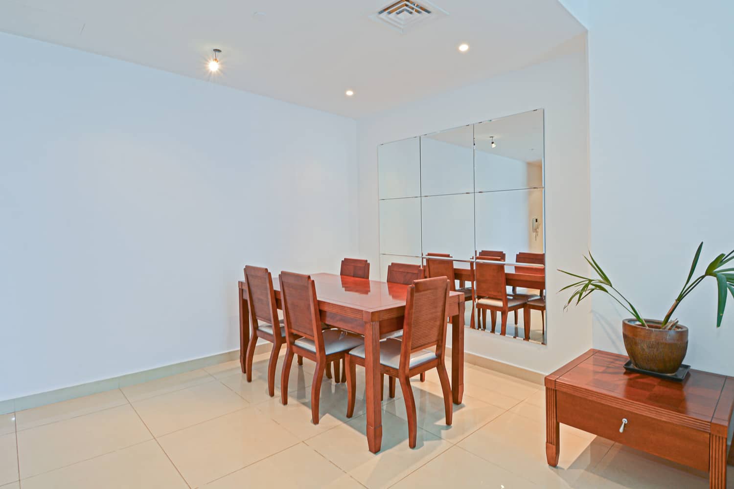 1 Bedroom Apartment in Saba Tower 3 - photo 2