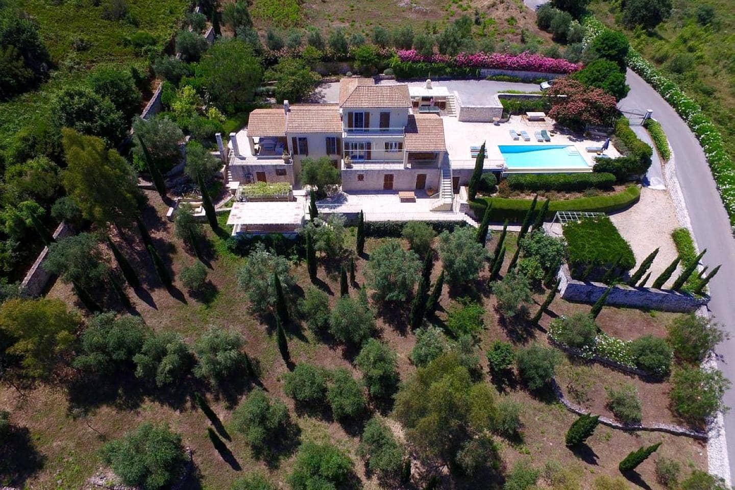 4 Bedroom Villa in Kassiopi - photo 2