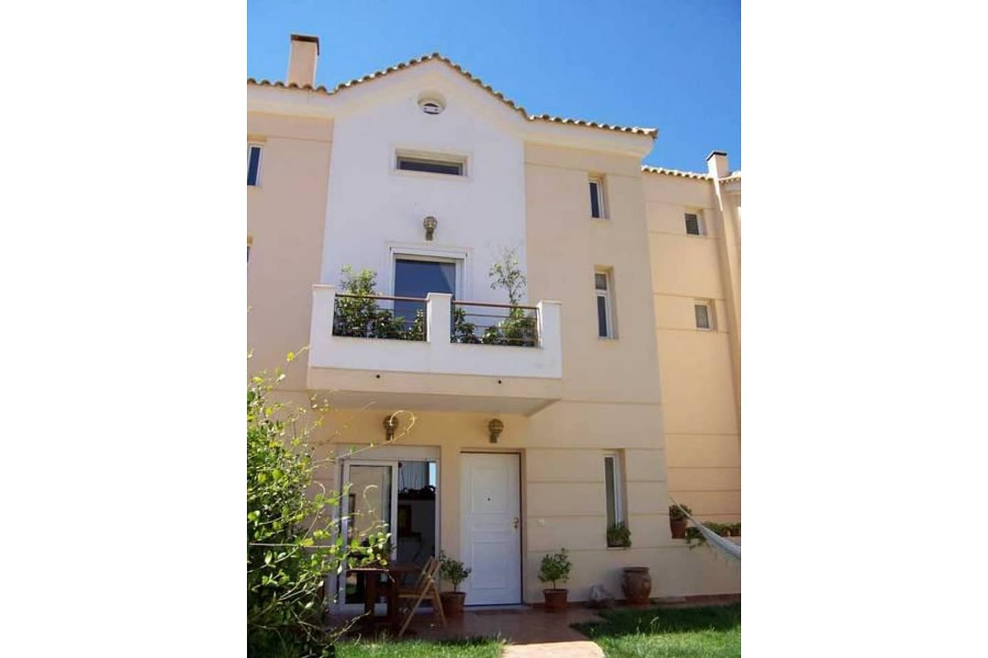 4 Bedroom House in Kavouri - photo 1