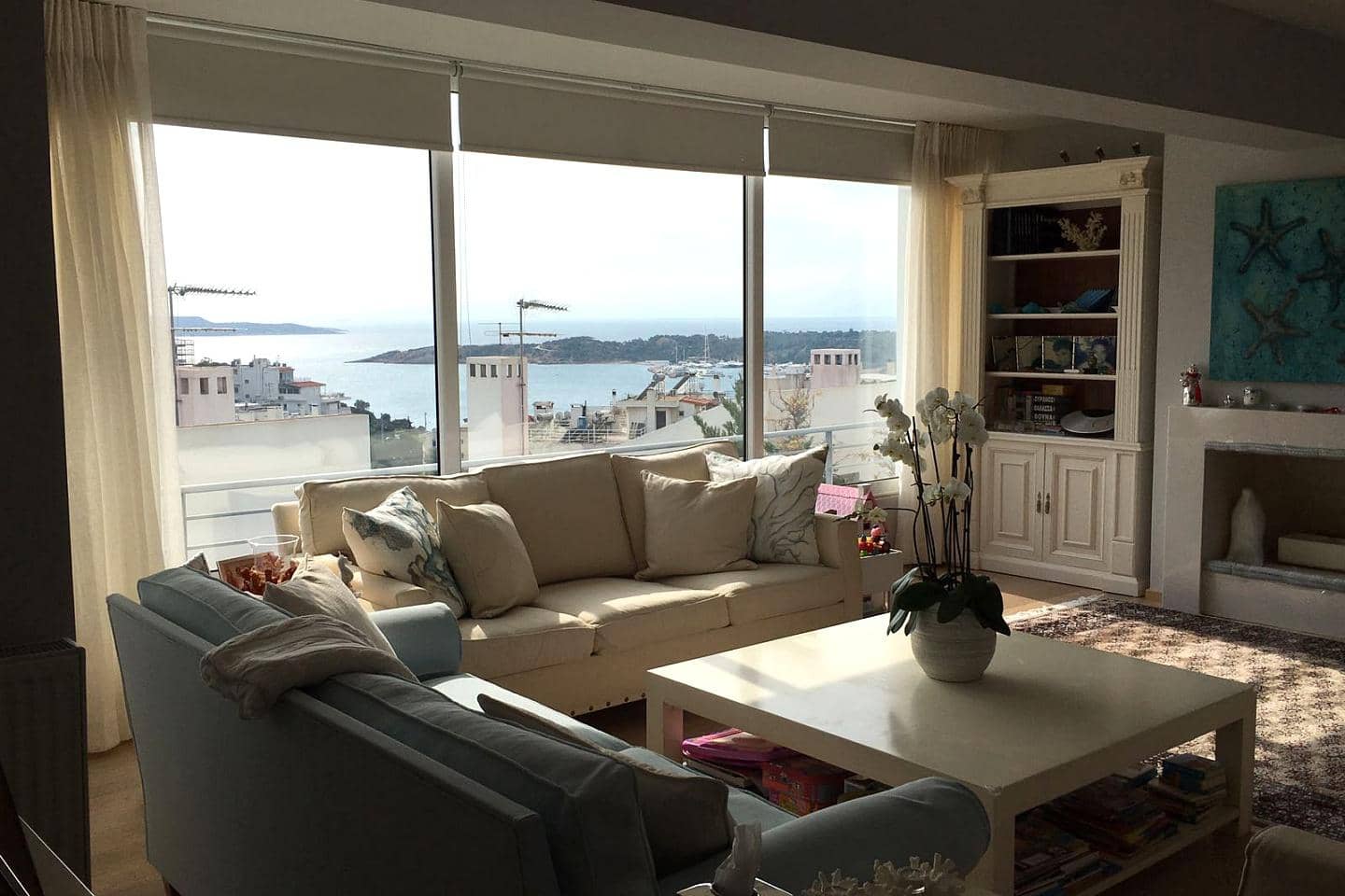 4 Bedroom House in Kavouri - photo 2